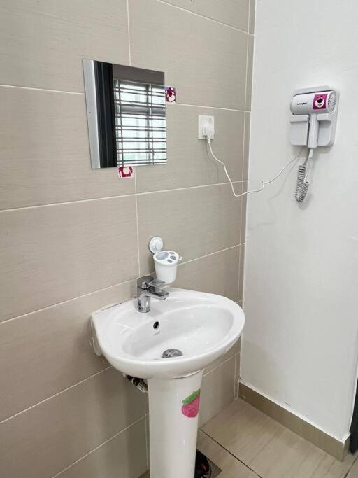 B1711 Austin Height Lotso Bear Netflix Bystay Pangsapuri