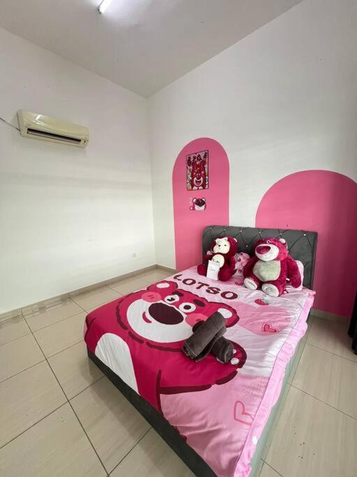 B1711 Austin Height Lotso Bear Netflix Bystay * Johor Bahru